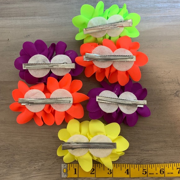 Neon Flower Cluster Hair Clips, Lot of 7 used - Picture 3 of 3